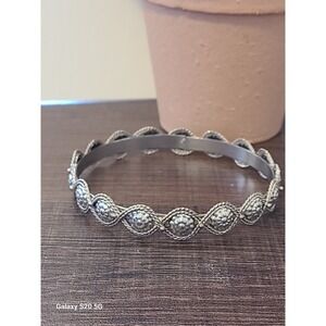 Vintage Silver Tone Filigree Floral Medallion Bangle Bracelet Boho Ornate 2.5in‎